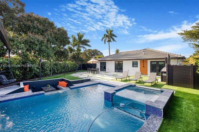 2406 Gulfstream Ln, Fort Lauderdale, FL 33312