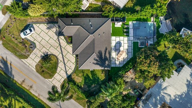 2406 Gulfstream Ln, Fort Lauderdale, FL 33312