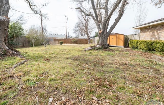 909 Bradfield Drive, Garland, TX 75042