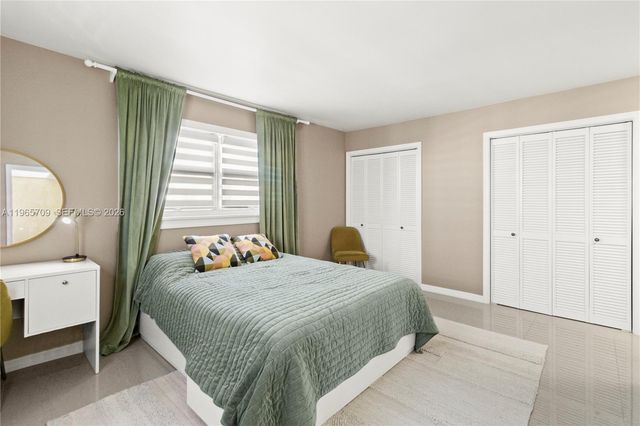 301 NE 14th Ave 601, Hallandale Beach, FL 33009