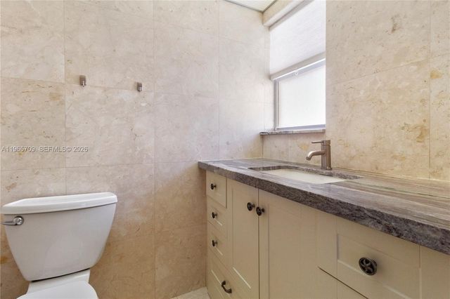 301 NE 14th Ave 601, Hallandale Beach, FL 33009