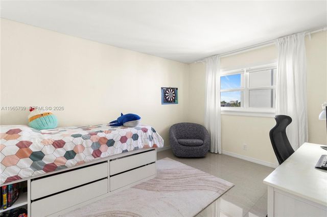 301 NE 14th Ave 601, Hallandale Beach, FL 33009