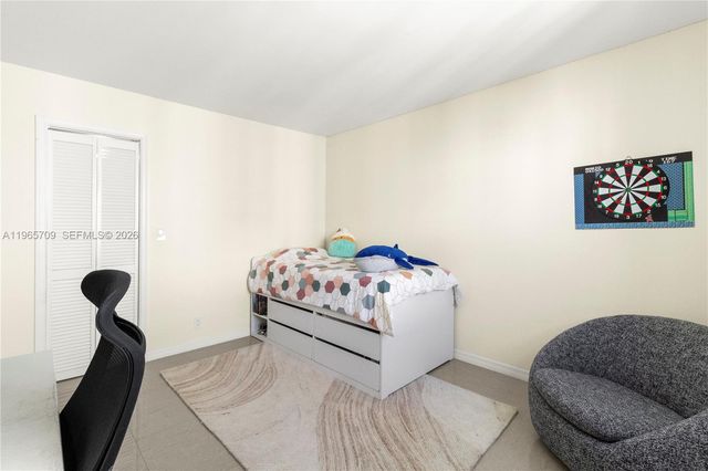 301 NE 14th Ave 601, Hallandale Beach, FL 33009