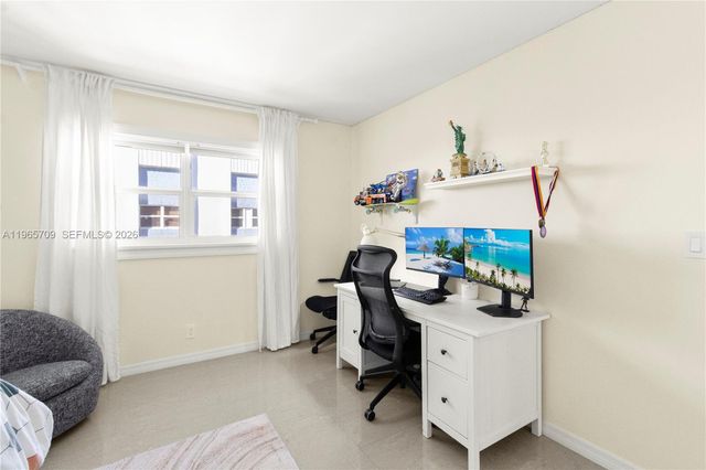 301 NE 14th Ave 601, Hallandale Beach, FL 33009