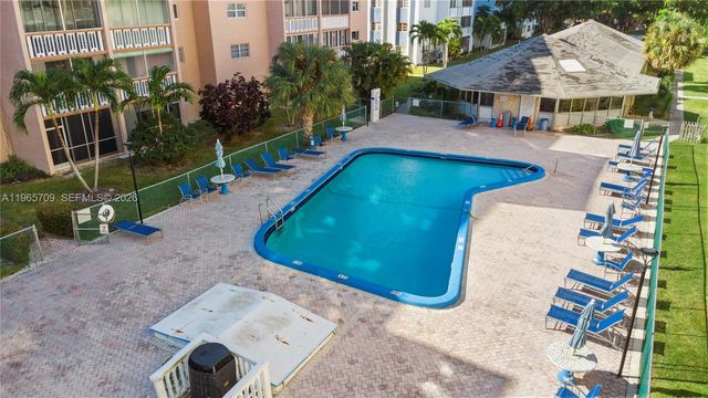 301 NE 14th Ave 601, Hallandale Beach, FL 33009