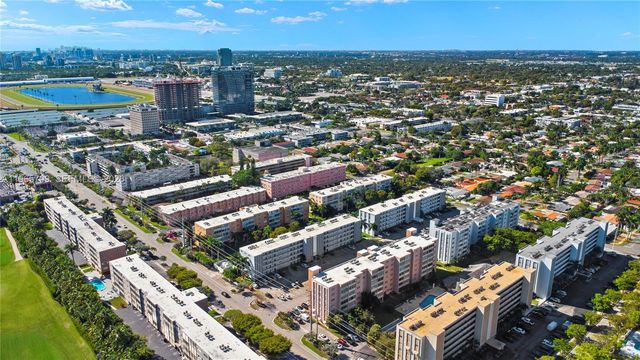301 NE 14th Ave 601, Hallandale Beach, FL 33009