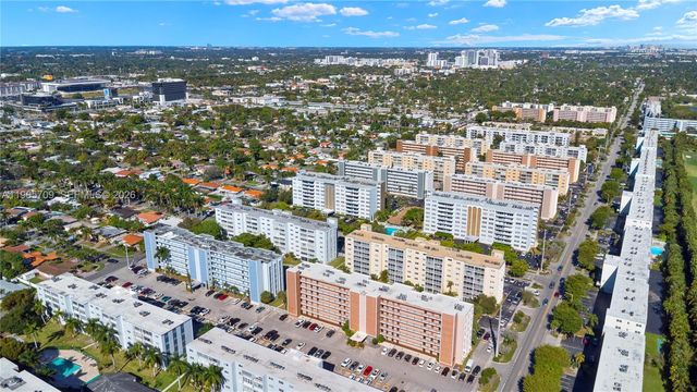 301 NE 14th Ave 601, Hallandale Beach, FL 33009