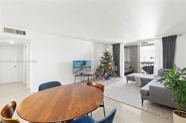 301 NE 14th Ave 601, Hallandale Beach, FL 33009