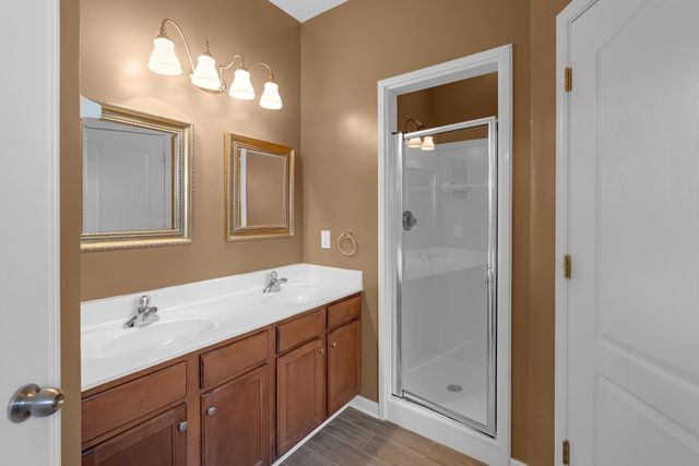 1229 N SANGA RD, Memphis, TN 38016