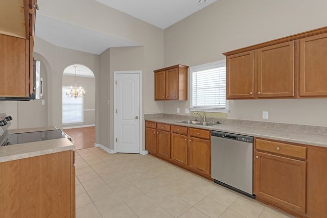 1229 N SANGA RD, Memphis, TN 38016