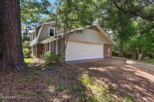 100 Winding Hills Drive, Clinton, MS 39056