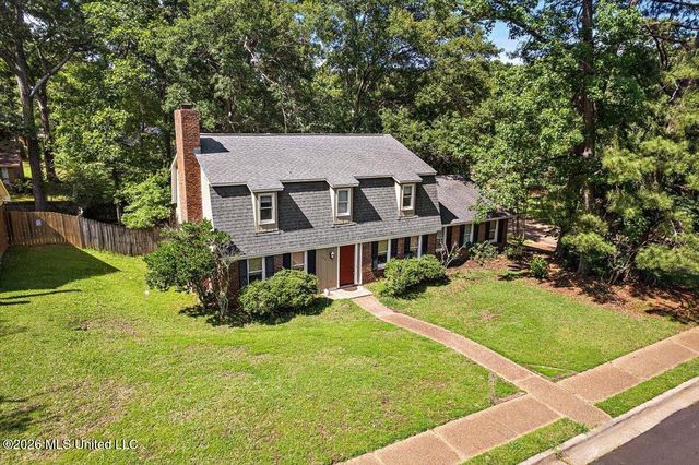 100 Winding Hills Drive, Clinton, MS 39056