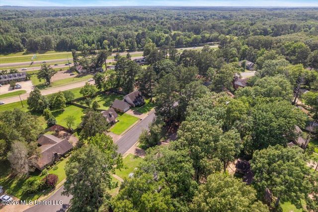 100 Winding Hills Drive, Clinton, MS 39056