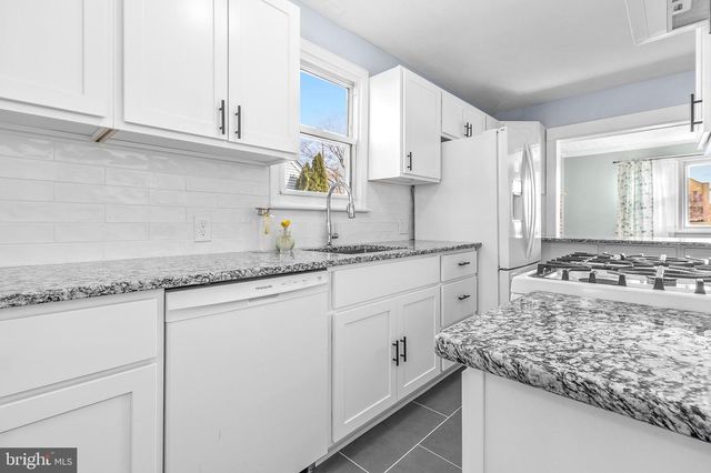 240 UPLAND RD, Brookhaven, PA 19015