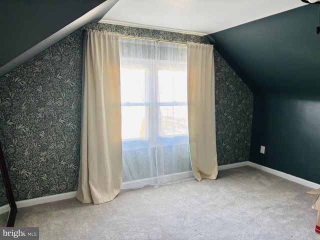 240 UPLAND RD, Brookhaven, PA 19015