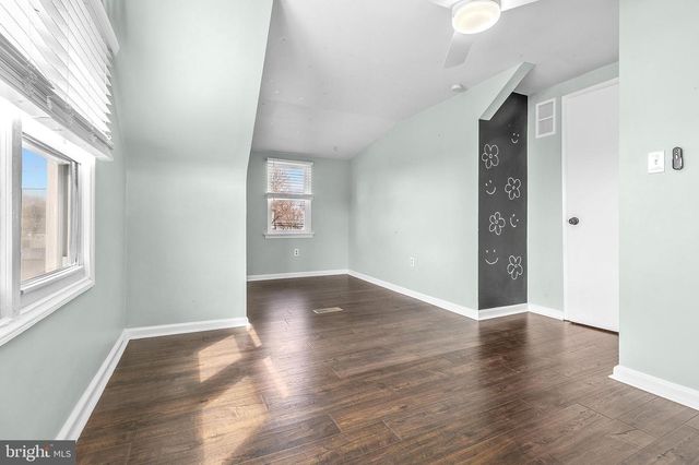 240 UPLAND RD, Brookhaven, PA 19015