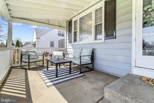 240 UPLAND RD, Brookhaven, PA 19015