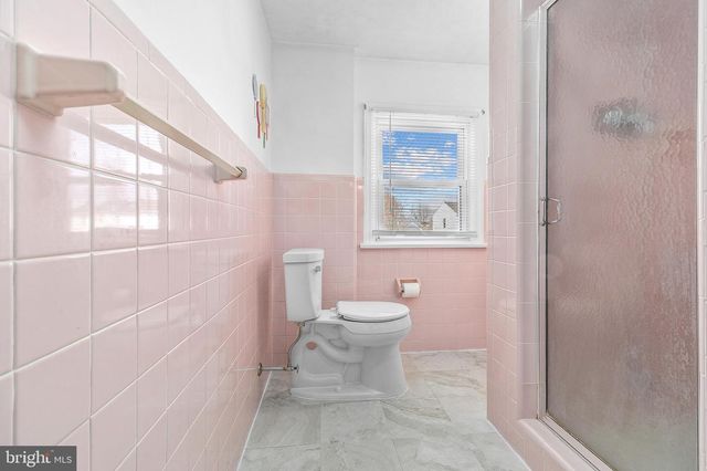 240 UPLAND RD, Brookhaven, PA 19015