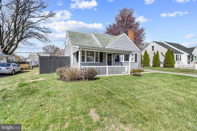 240 UPLAND RD, Brookhaven, PA 19015