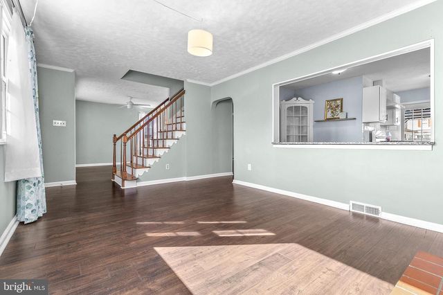 240 UPLAND RD, Brookhaven, PA 19015