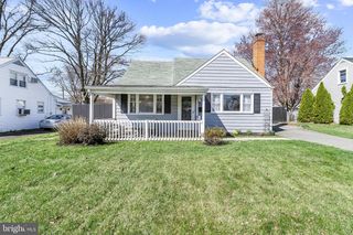 240 UPLAND RD, Brookhaven, PA 19015