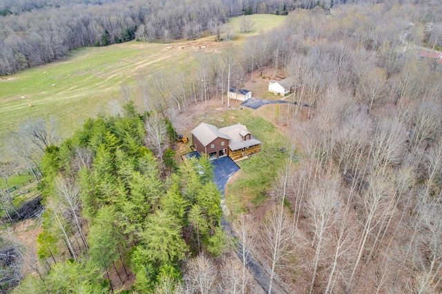 465 Hickory Ln, Sparta, TN 38583