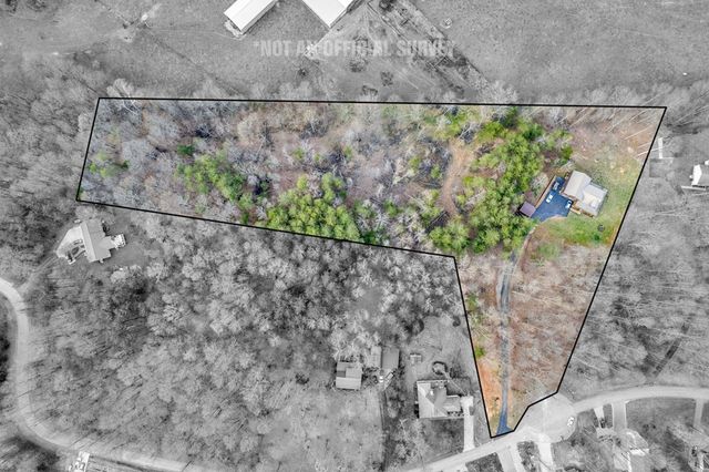 465 Hickory Ln, Sparta, TN 38583