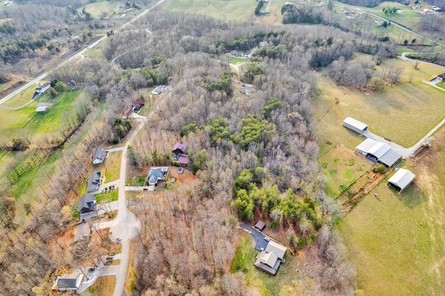 465 Hickory Ln, Sparta, TN 38583