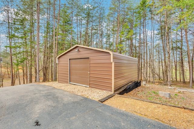 465 Hickory Ln, Sparta, TN 38583