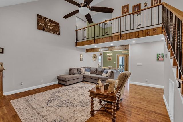 465 Hickory Ln, Sparta, TN 38583