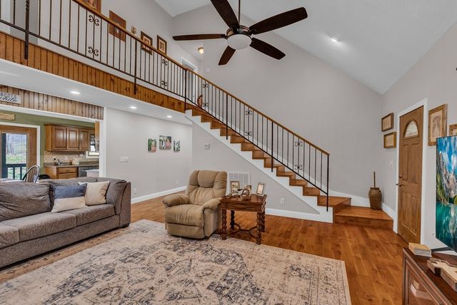 465 Hickory Ln, Sparta, TN 38583