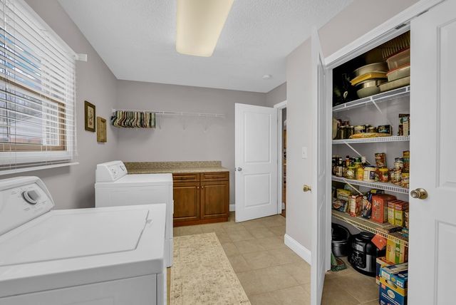 465 Hickory Ln, Sparta, TN 38583