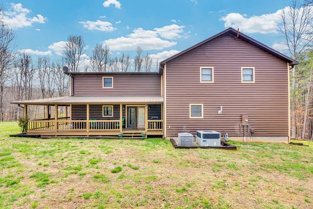 465 Hickory Ln, Sparta, TN 38583