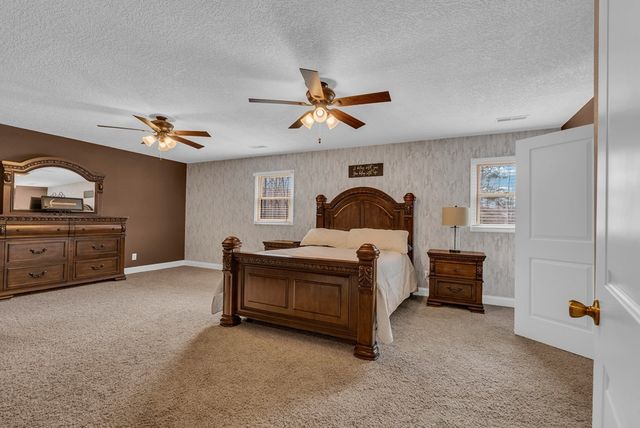 465 Hickory Ln, Sparta, TN 38583