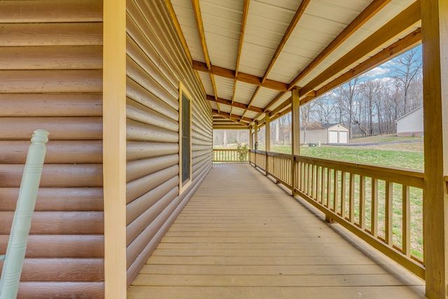 465 Hickory Ln, Sparta, TN 38583