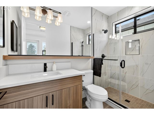 808 3 St C2, Lake Oswego, OR 97034