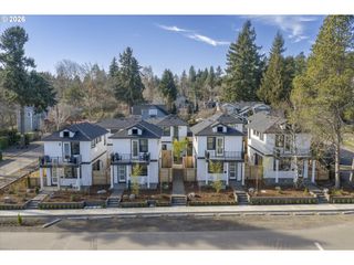 808 3 St C2, Lake Oswego, OR 97034
