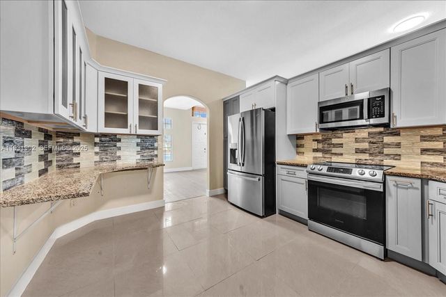 17062 NW 16th St, Pembroke Pines, FL 33028