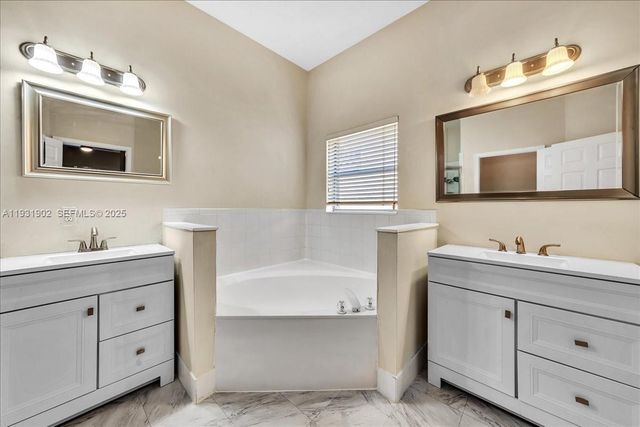 17062 NW 16th St, Pembroke Pines, FL 33028