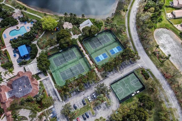 17062 NW 16th St, Pembroke Pines, FL 33028