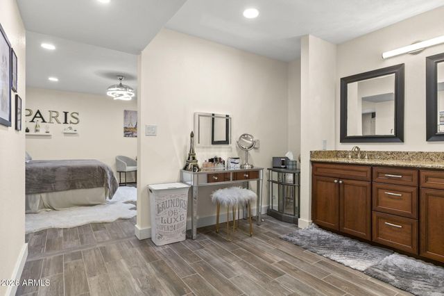 5734 E BETTY ELYSE Lane, Scottsdale, AZ 85254