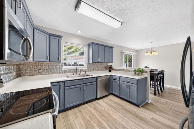 1237 Murray Ct, Lebanon, TN 37087