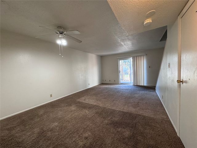 1207 21st Ave Place, Coralville, IA 52241