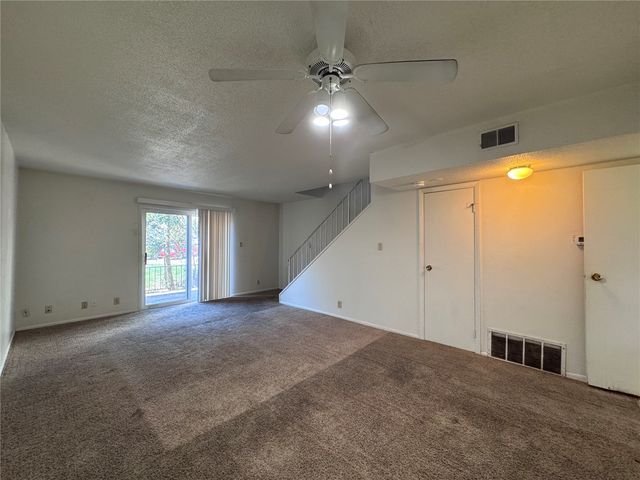1207 21st Ave Place, Coralville, IA 52241