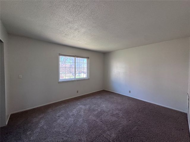 1207 21st Ave Place, Coralville, IA 52241