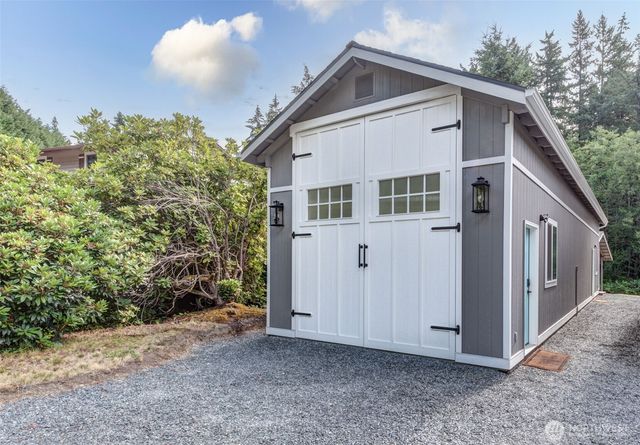 6728 187th Street SE, Clearview, WA 98296