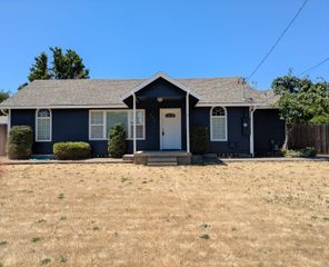 460 Freeman Road, Central Point, OR 97502