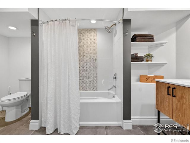 2065 Holly Street, Denver, CO 80207