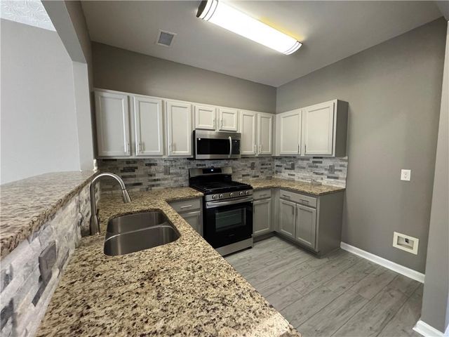 1207 Penhurst Way, Lawrenceville, GA 30043