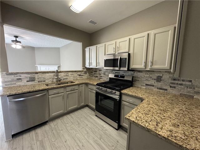 1207 Penhurst Way, Lawrenceville, GA 30043